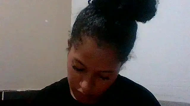 Snapshot of Kitra_New chatting on October 30, 7:54 am Kitra New online show from October 30, 7:54 am