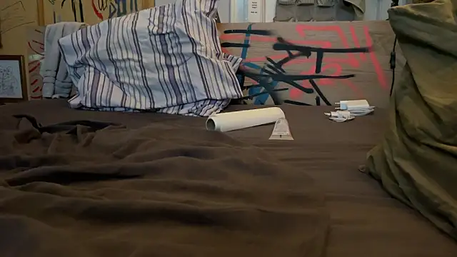 Snapshot of kameray12 chatting on March 17, 1:18 pm kameray12 online show from March 17, 1:18 pm