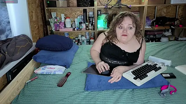 Snapshot of MiniNatalie chatting on January 7, 4:59 am MiniNatalie online show from January 7, 4:59 am