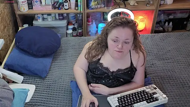 Snapshot of MiniNatalie chatting on March 26, 7:14 am MiniNatalie online show from March 26, 7:14 am