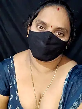 vintage-vibs online show from February 3, 4:04 am