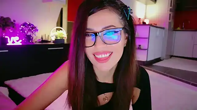 Snapshot of MissSmiley26 chatting on February 26, 10:20 pm MissSmiley26 online show from February 26, 10:20 pm