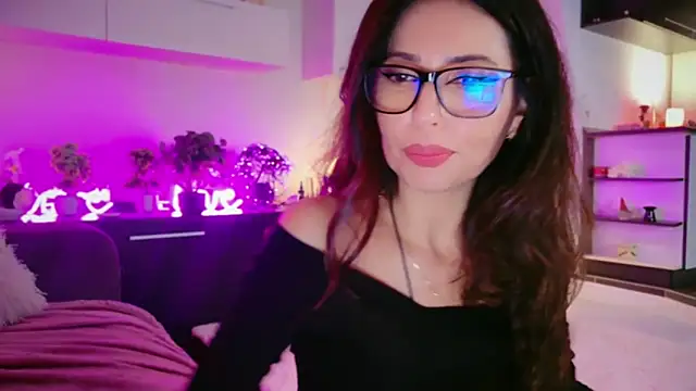 Snapshot of MissSmiley26 chatting on March 6, 10:06 pm MissSmiley26 online show from March 6, 10:06 pm