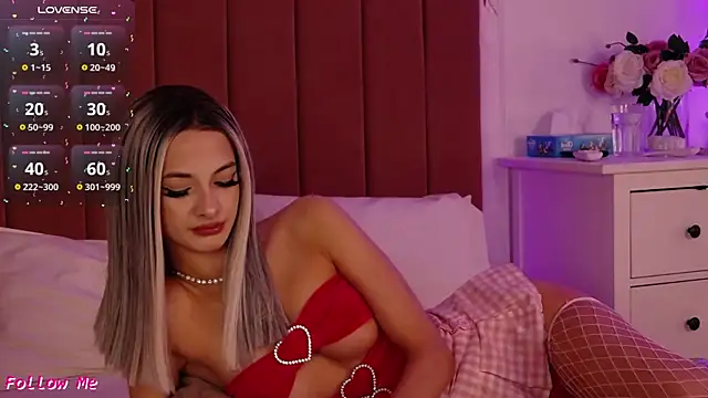 PinkySparks online show from February 25, 7:01 pm