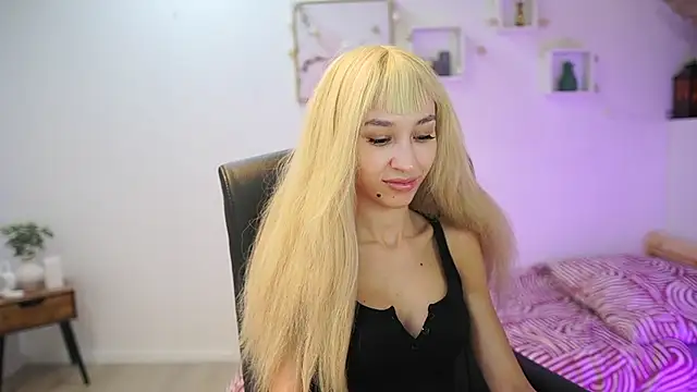 Snapshot of Amai__Liu chatting on November 24, 7:13 pm Amai Liu online show from November 24, 7:13 pm