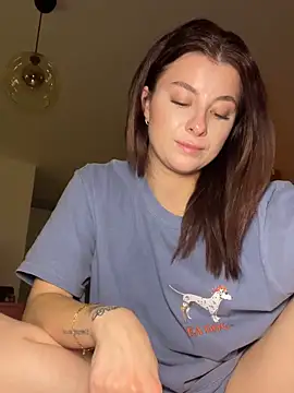 Mia-Minou online show from February 1, 12:20 am