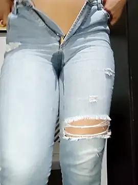 dulccemaria24 online show from March 13, 6:34 pm