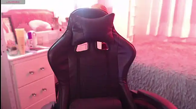 Snapshot of Beamber_ chatting on March 16, 10:44 am Beamber  online show from March 16, 10:44 am