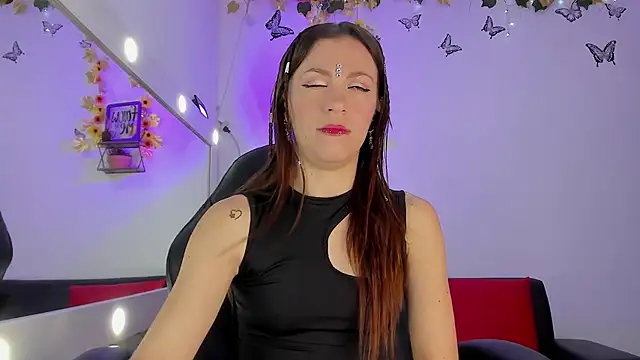 roxanne jones1 online show from February 11, 7:48 pm