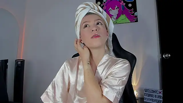 roxanne jones1 online show from May 26, 6:37 pm