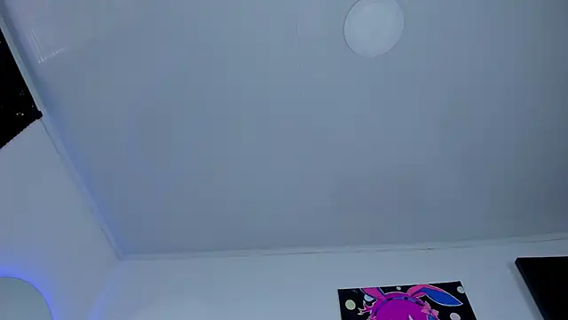 roxanne jones1 online show from June 2, 6:10 pm