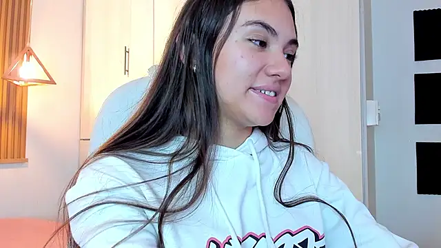 mia nevaeh online show from January 30, 7:59 pm