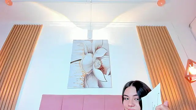 mia nevaeh online show from February 5, 12:10 am