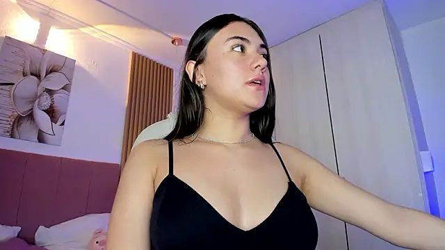 mia nevaeh online show from March 20, 5:40 pm