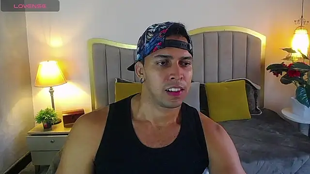 Snapshot of randy_paterman_ chatting on February 8, 1:33 pm randy paterman  online show from February 8, 1:33 pm