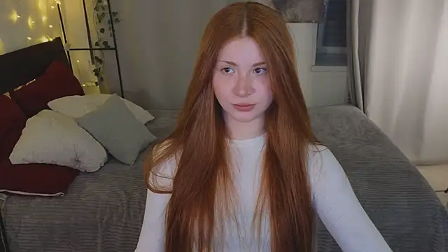 Snapshot of Freckle_Diyana chatting on April 10, 3:28 pm Freckle Diyana online show from April 10, 3:28 pm