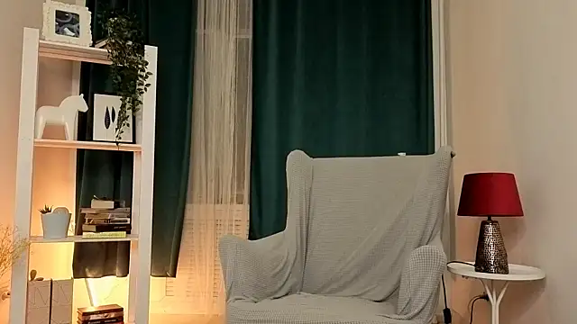 Snapshot of Freckle_Diyana chatting on June 10, 9:25 pm Freckle Diyana online show from June 10, 9:25 pm