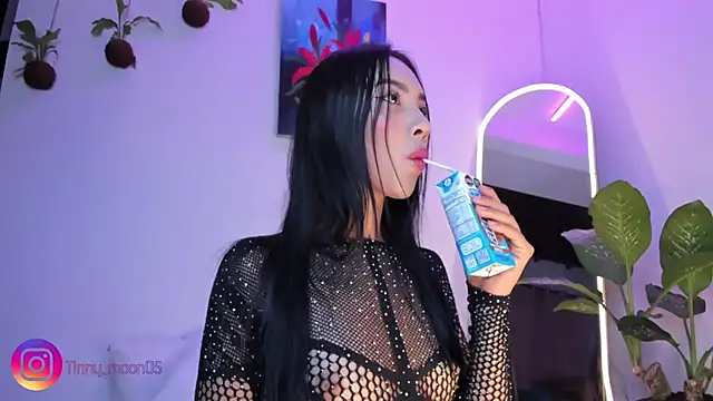 tinymoon- online show from March 12, 11:22 pm