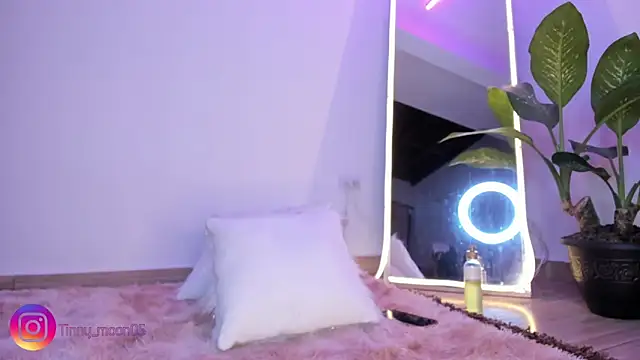 tinymoon- online show from March 13, 2:27 am