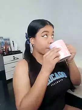 Snapshot of Fanny_Klean chatting on February 6, 5:46 am Fanny Klean online show from February 6, 5:46 am