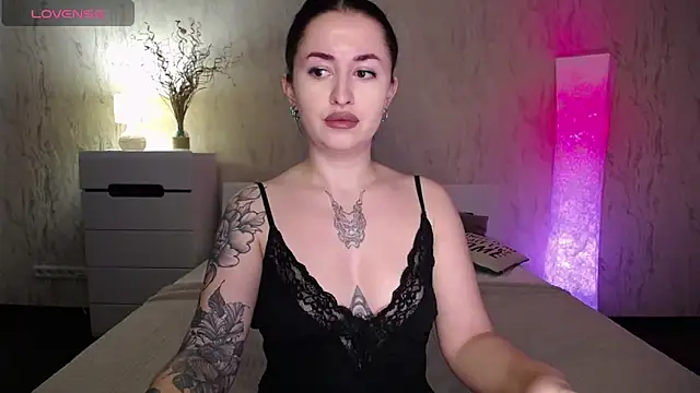 Snapshot of VioletCatt chatting on March 20, 6:30 am VioletCatt online show from March 20, 6:30 am