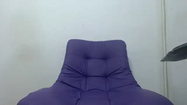 Snapshot of v_violeta chatting on March 12, 2:20 am v violeta online show from March 12, 2:20 am
