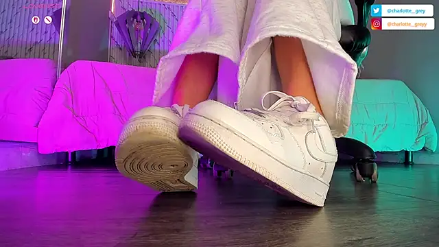 Snapshot of charlotte__grey chatting on September 23, 1:25 pm charlotte  grey online show from September 23, 1:25 pm