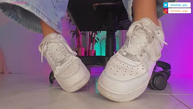 Snapshot of charlotte__grey chatting on September 29, 8:13 pm charlotte  grey online show from September 29, 8:13 pm