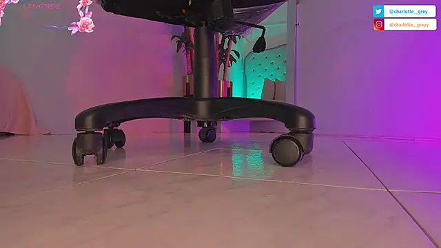 Snapshot of charlotte__grey chatting on October 1, 9:10 pm charlotte  grey online show from October 1, 9:10 pm