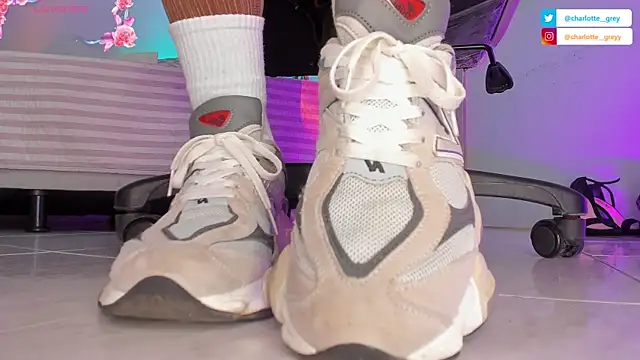 Snapshot of charlotte__grey chatting on October 11, 8:29 pm charlotte  grey online show from October 11, 8:29 pm