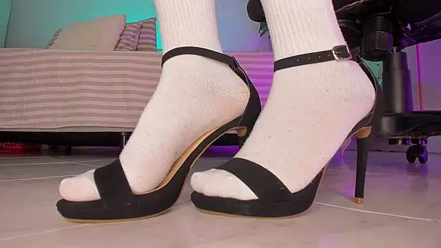 Snapshot of charlotte__grey chatting on October 12, 8:35 am charlotte  grey online show from October 12, 8:35 am