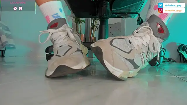 Snapshot of charlotte__grey chatting on October 13, 8:09 pm charlotte  grey online show from October 13, 8:09 pm