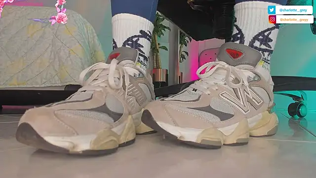 Snapshot of charlotte__grey chatting on October 22, 8:19 pm charlotte  grey online show from October 22, 8:19 pm