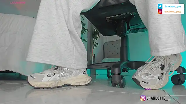 Snapshot of charlotte__grey chatting on October 28, 8:11 pm charlotte  grey online show from October 28, 8:11 pm