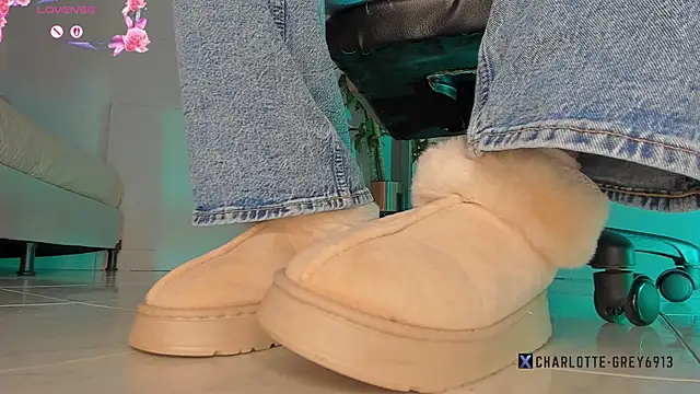 charlotte  grey online show from November 27, 9:06 pm