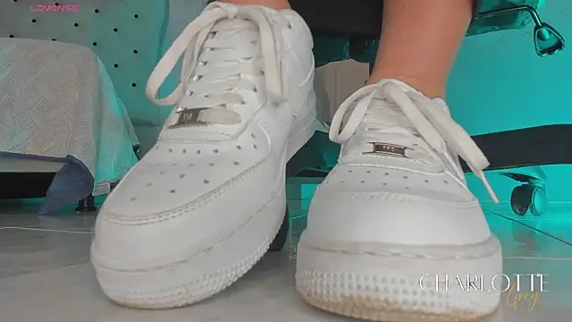 charlotte  grey online show from January 16, 8:02 pm