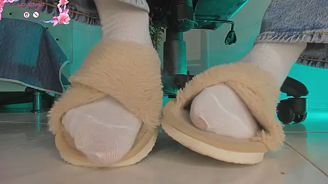 charlotte  grey online show from February 7, 8:12 pm