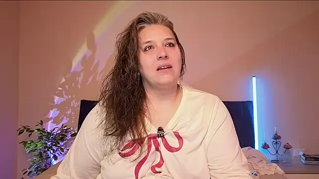 Snapshot of Niter chatting on April 1, 12:00 am Niter online show from April 1, 12:00 am
