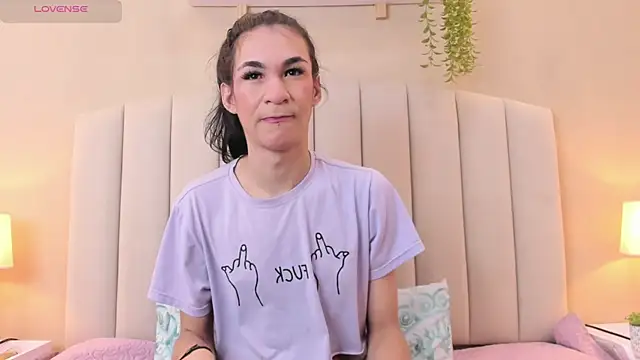 Mia thompson 19 online show from January 15, 7:06 pm