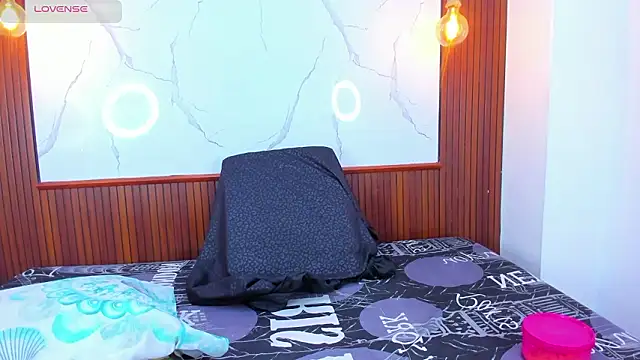 Mia thompson 19 online show from March 24, 6:57 pm