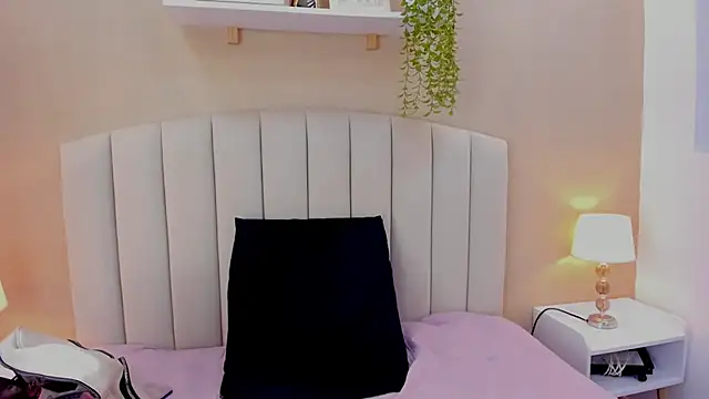 Mia thompson 19 online show from July 20, 6:43 pm