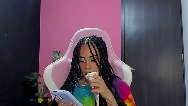 Juanadearco5 online show from December 3, 11:02 pm