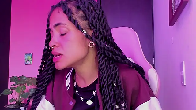 Juanadearco5 online show from January 6, 4:13 pm