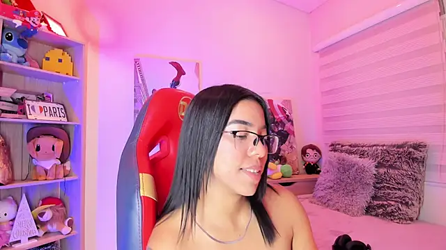 madelyn rose  online show from January 15, 8:20 am