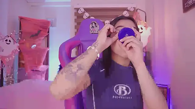 madelyn rose  online show from October 29, 2:47 am