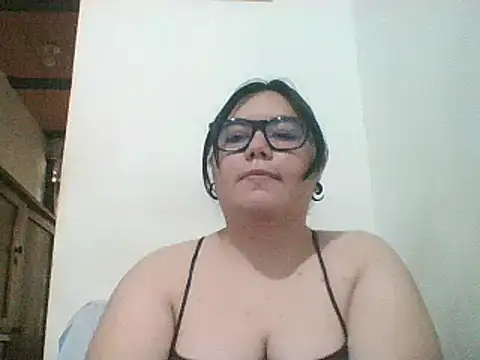 HotBunnye69 online show from October 3, 8:39 pm