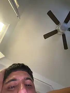 Snapshot of elwhite1996 chatting on November 21, 7:18 am elwhite1996 online show from November 21, 7:18 am