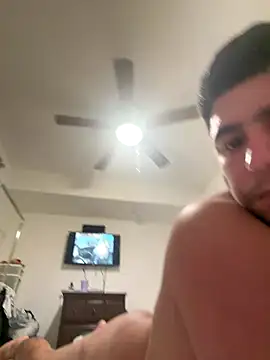 Snapshot of elwhite1996 chatting on November 23, 7:19 am elwhite1996 online show from November 23, 7:19 am