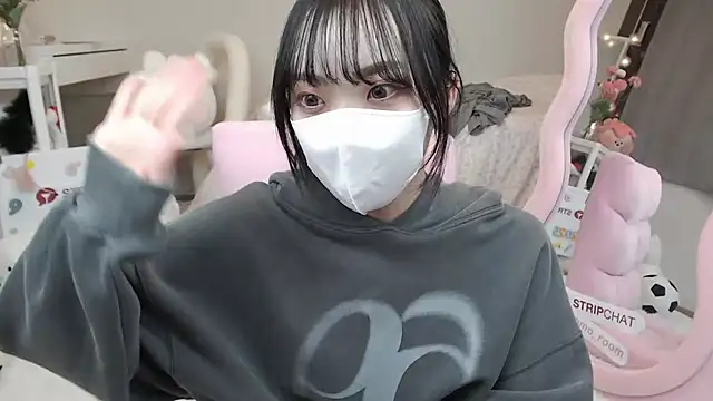 momo room online show from March 1, 10:34 am