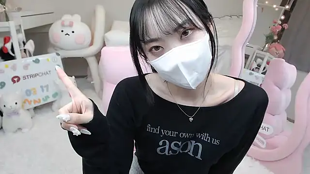momo room online show from March 17, 10:38 am